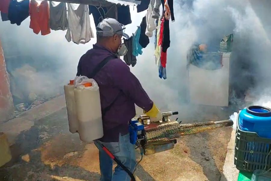 Continúa la gran jornada de fumigacion en Barrio El Centro ...